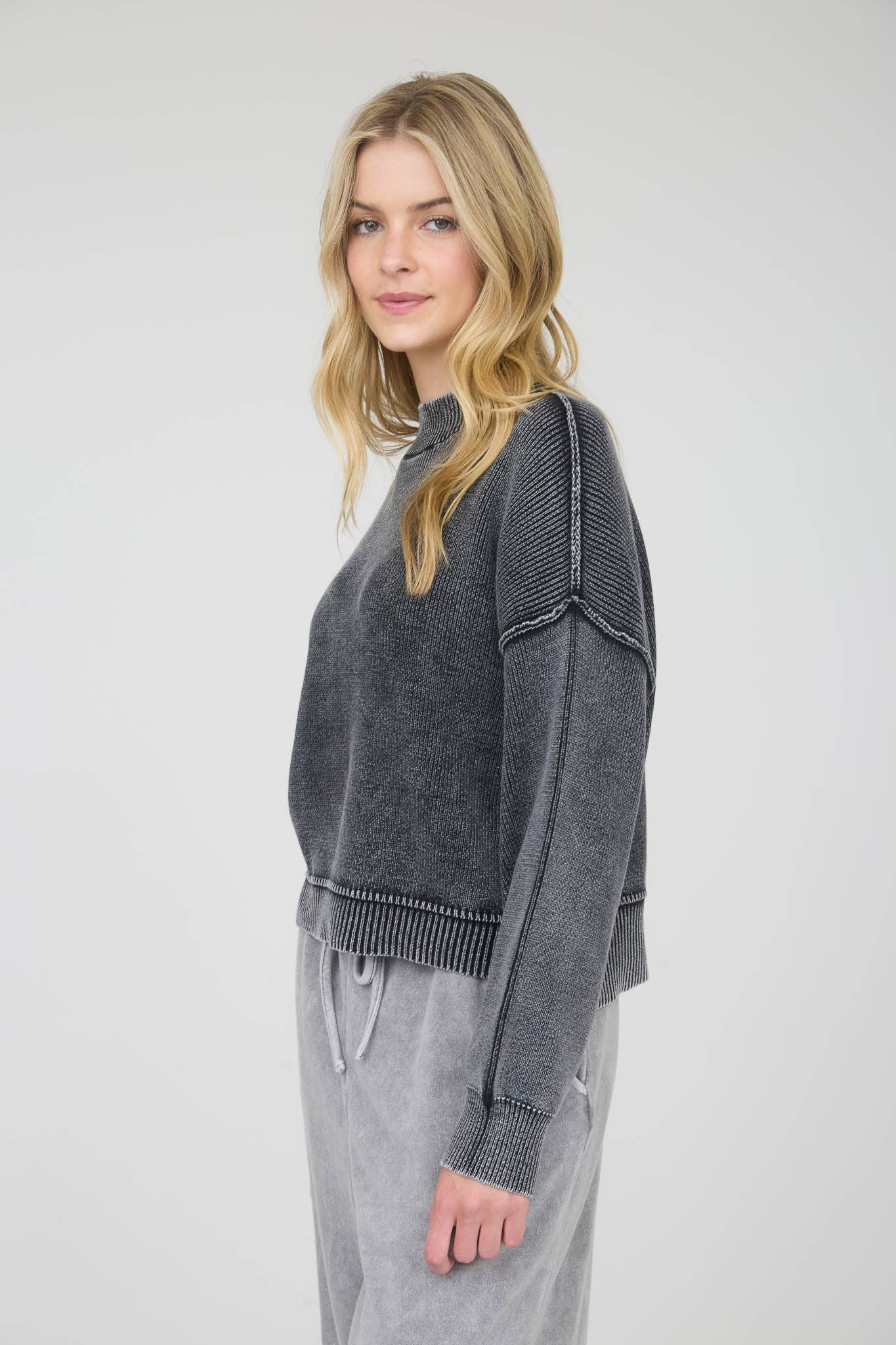 Washed Pullover