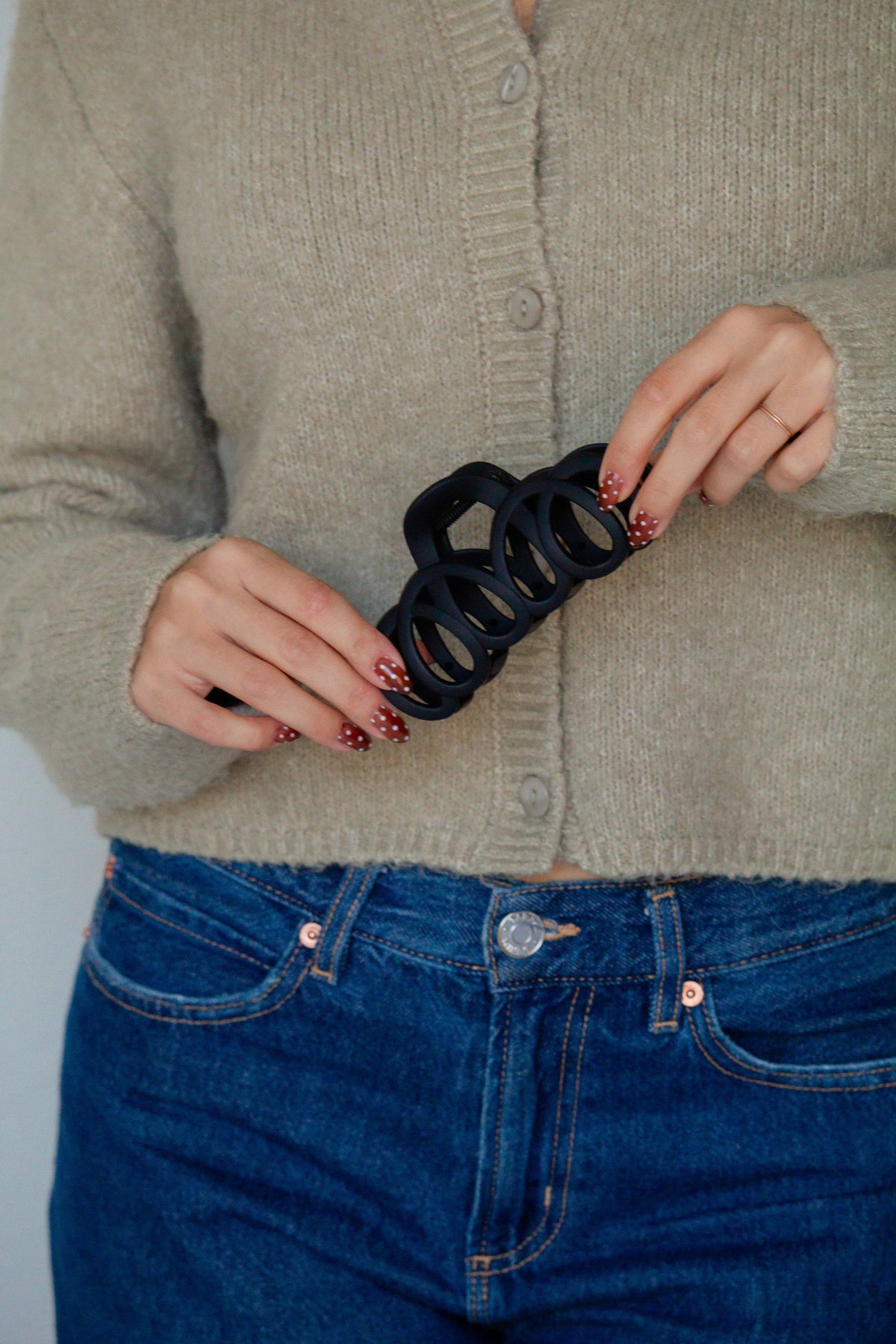 Matte Looped Claw Clip